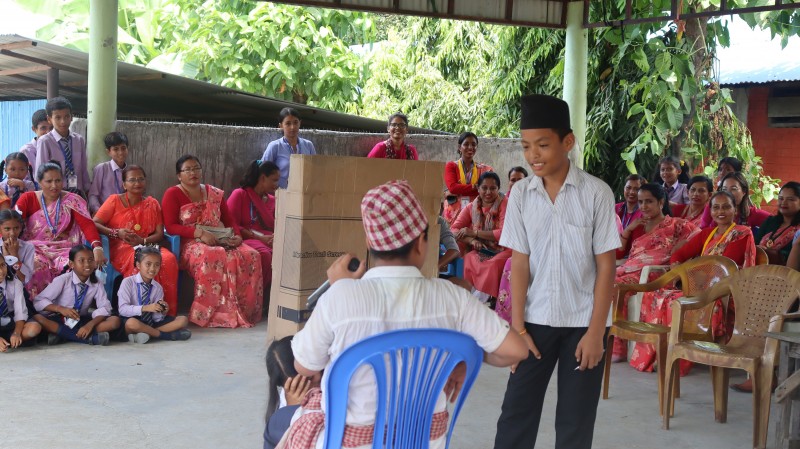 आदर्श माविका विद्यार्थीद्वारा बाल दिवसमा नाटक प्रदर्शन