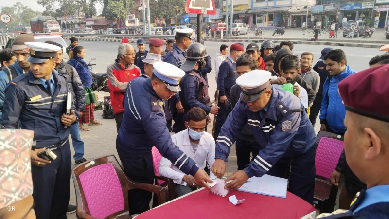 सडक सुरक्षा अभियान: १० जनामा लागुऔषध जाँच गर्दा ९ सेवनकर्ता